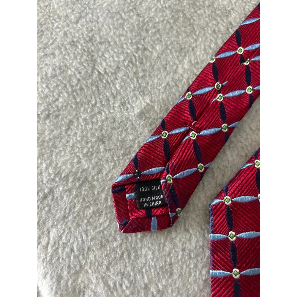 Jos. A. Bank Signature‎ Collection Red Silk Geometric Lattice Men's Necktie